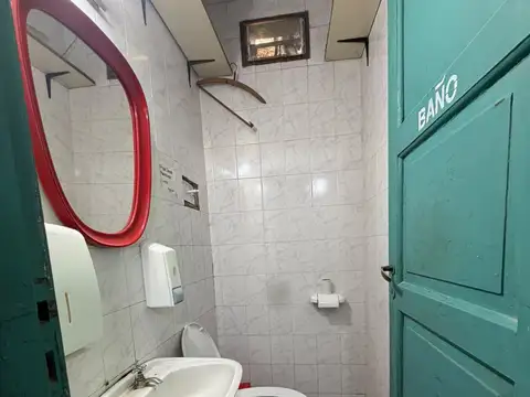 EXCELENTE LOCAL SOBRE VELEZ SARFIELD A METROS DE LA ESTACION MUNRO