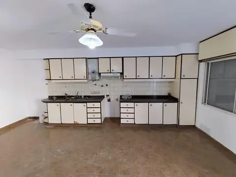 SE VENDE CASA CON GALPÓN COMERCIAL EN BARRIO LAS DELICIAS