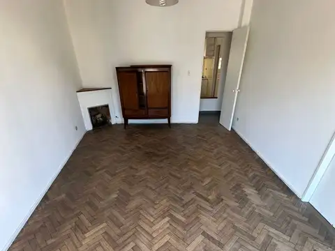 Asuncion 5100, Piso 1