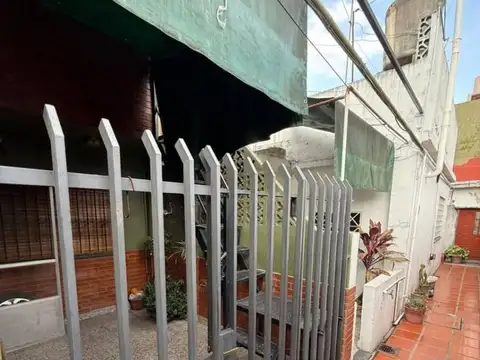 Depto Tipo Casa 3 ambientes con 2 baños