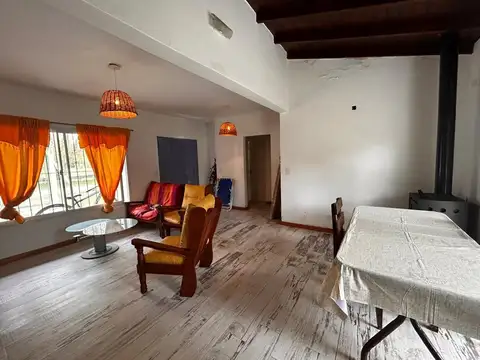 Casa 3 ambientes con 2 baños