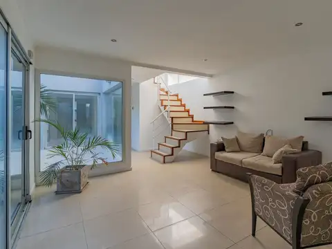 VENTA CASA 5 AMBIENTES LA PERLA APTA CREDITO