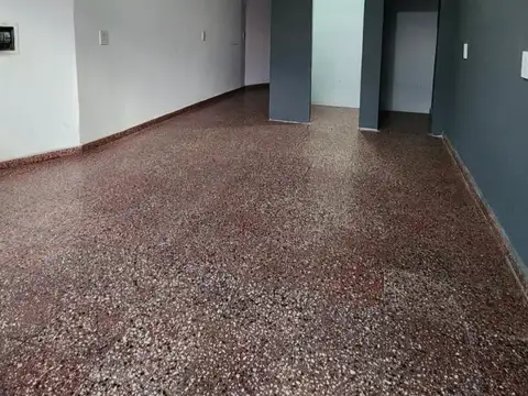 Local en Alquiler en Las Delicias, $ 400.000