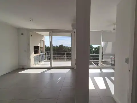 Av de los Lagos  al 3100