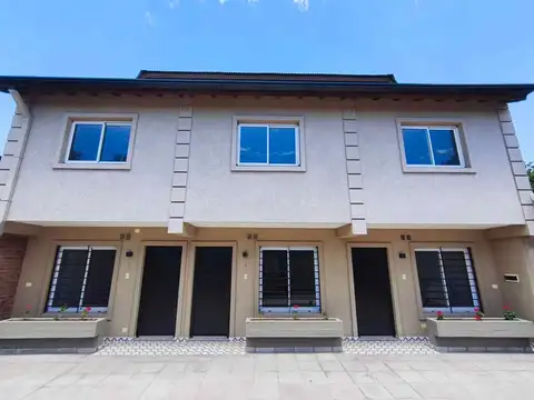 Venta Dúplex 4 AMB NUEVO cochera patio Hurlingham