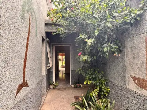 TERRENO 8,66 X 42,40 -LOMAS DEL MIRADOR Colón 2700