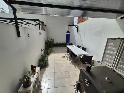 Monoambiente con Gran Patio Soleado *opcional Cochera Fija en Venta * Saavedra