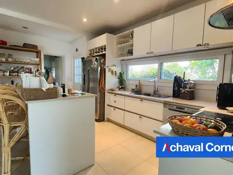 Casa 5 ambientes con 3 baños