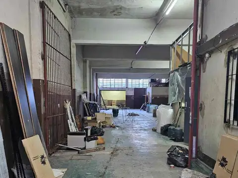 EXCELENTE GALPÓN EN ALQUILER EN VILLA LURO !!!!!!