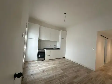 Avenida Del Libertador 1100, Piso 1