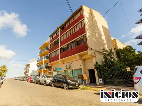 Dpto: Azopardo Nº 82 E/ Av Costanera E Yrigoyen - Mar de Ajó - C915