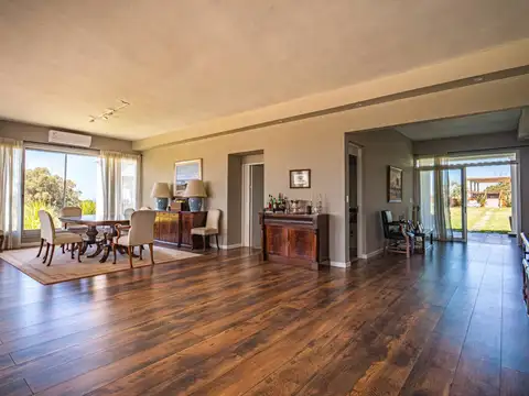 Casa en venta de 4 suites en Las Garzas 200