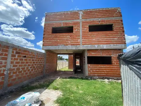 CASA DUPLEX EN CONSTRUCCION EN VENTA LA PLATA