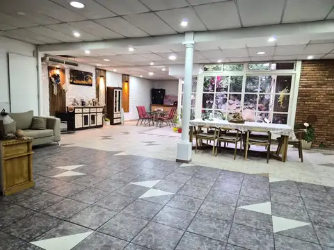 Casa en Alquiler en Lomas del Mirador, $ 2.900.000