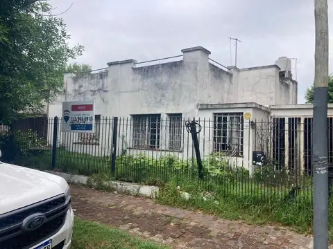 Lote con propiedad  comercial multiples destinos