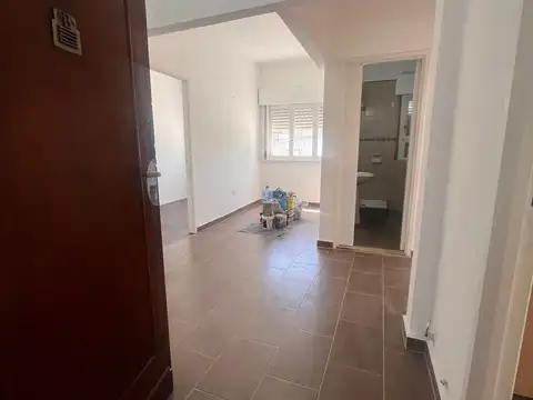 PH Planta Alta en ALQUILER con dos dormitorios, patio y terraza. Lanús