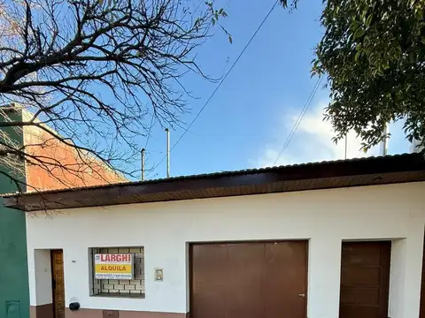 Casa con 2 dormitorios en el centro de Escobar
