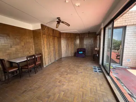 Casa en venta - 3 Dormitorios 2 Baños - Pompeya