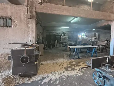 Galpón en Luis Guillon