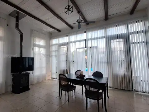 Casa 3 ambientes con 2 baños