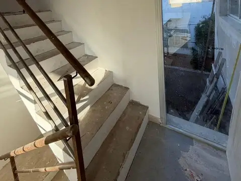 Depto Tipo Casa en Venta con 1 cocheras