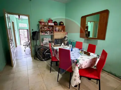 SE VENDE CASA A 3 CUADRAS DE PLAZA ASAMBLEA
