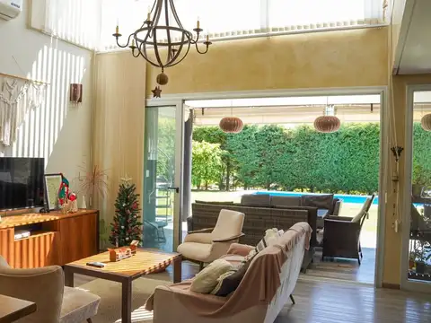 Casa en Venta al Oeste