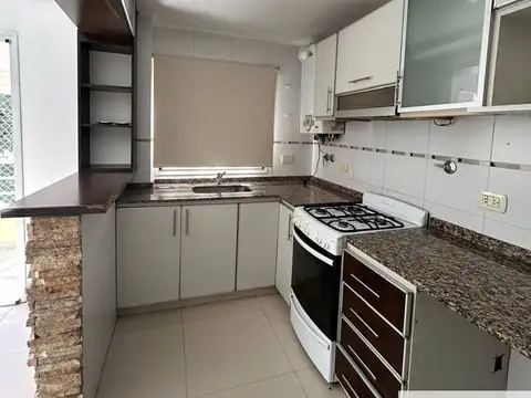 Departamento de 2 dormitorios c/ cochera en Lomas de Zamora