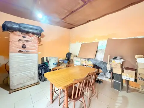 CASA EN VENTA EN ESQUINA CON GARAGE EN VILLA LUGANO