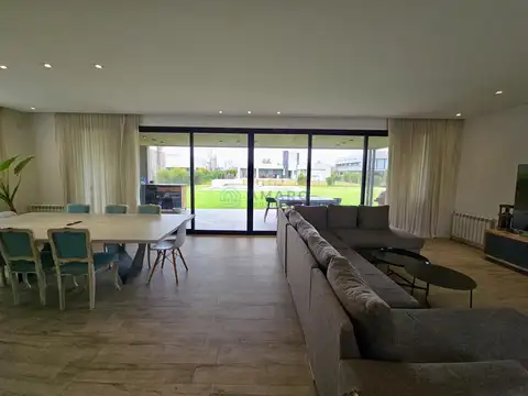 Casa en Venta al Oeste
