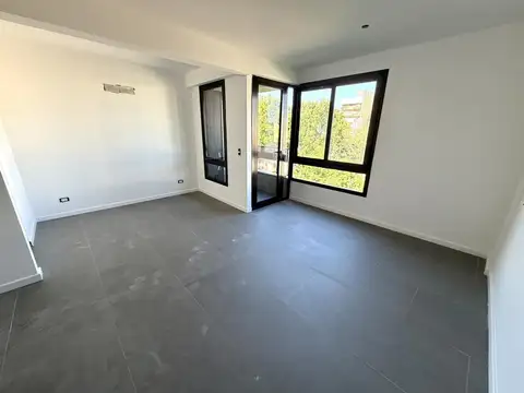 Avenida Carlos Calvo 2000, Piso 1