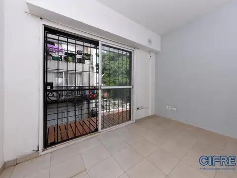Departamento 2 ambientes balcón en Villa Urquiza. Todo eléctrico. Bajas expensas.