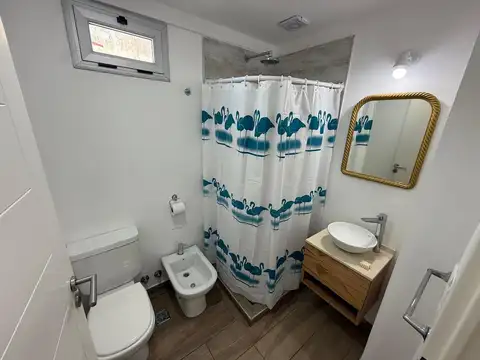 ISLANDIA 5400, Piso 1