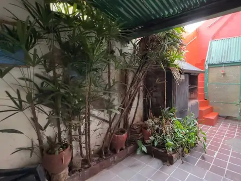Venta Casa Caseros patio parrilla terraza