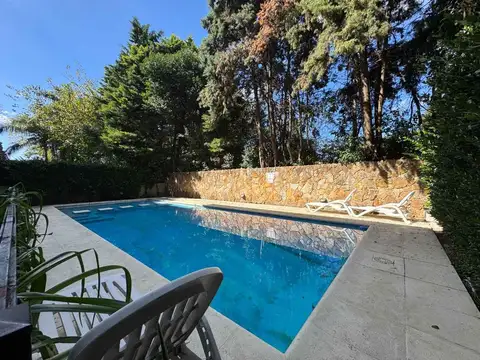 Dpto 2 ambientes en venta en Pilar con balcón