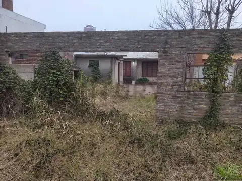 Casa 6 ambientes con 1 baño
