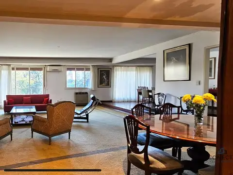 Venta Espectacular departamento de 7 ambientes en Flores con cochera