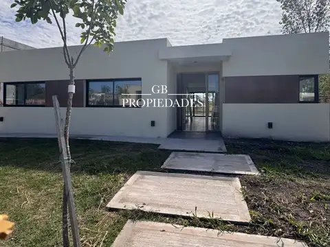Venta de Casa 4 Ambientes en Santa Sofia, Pilar