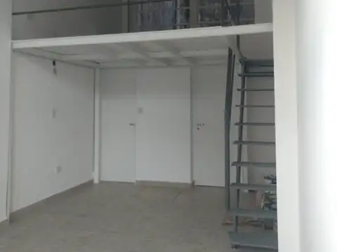 Local en Alquiler en Villa Urquiza, $ 800.000