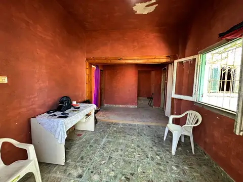 En venta casa a refaccionar en Barrio 9 de Julio - Locales y planos aprobados. Escritura inmediata