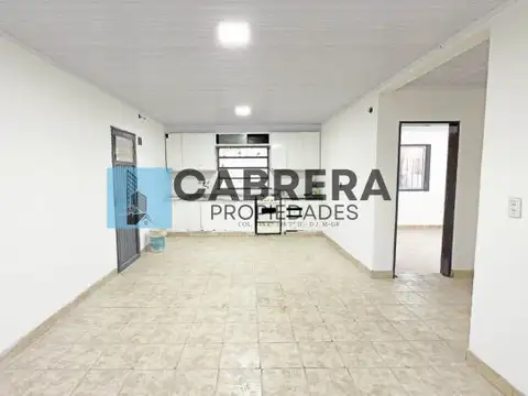 Casa en Alquiler con 2 cocheras