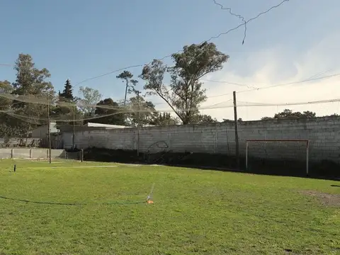 VENTA DE COMPLEJO DEPORTIVO PINAR CON BARBACOA