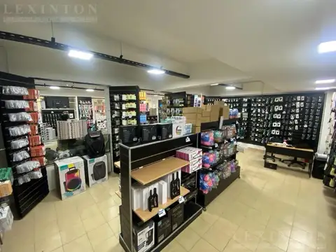 VENTA LOCAL CON RENTA u$s5500 ajuste anual   BALVANERA   400mts