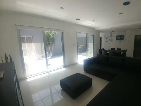 Casa en Venta en Villa Elvira, USD 170.000