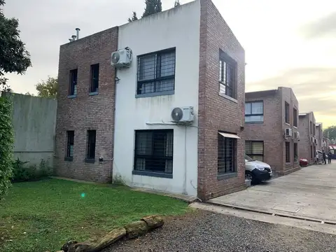 Calle 141 1700, Piso 1