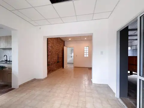 VENTA/PERMUTA - Casa Reciclada de 2 Dormitorios, Quincho, Cochera y Jardin - Cañada de Gomez, Santa 