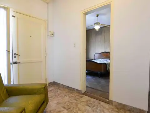 VENTA  CASA 4 AMB CASEROS CON DPTO AUXILIAR