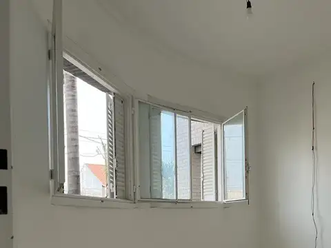 Departamento en Alquiler en Bernal, $ 550.000