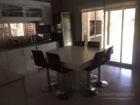 Casa en Alquiler de 3 dormitorios
