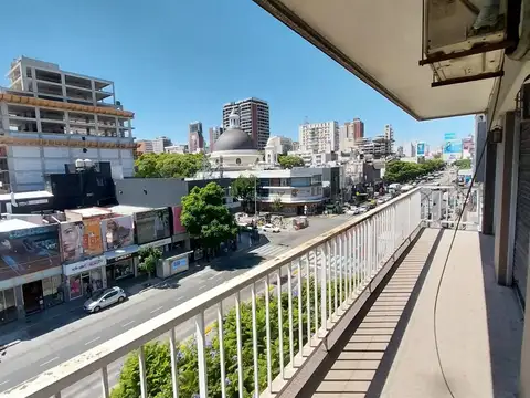 Departamento en venta en Cabildo 2134 al frente balcon corrido A RECICLAR